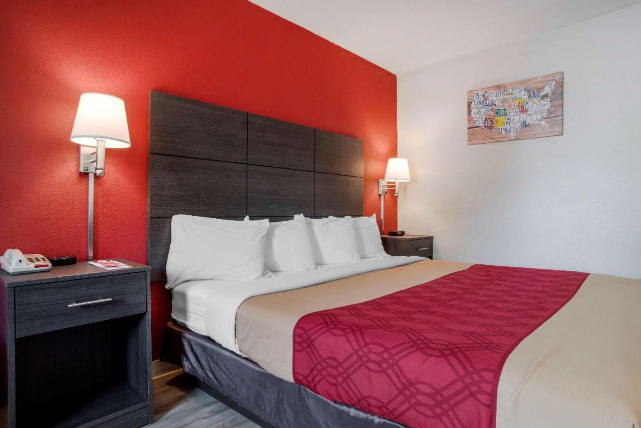 Econo Hotel
